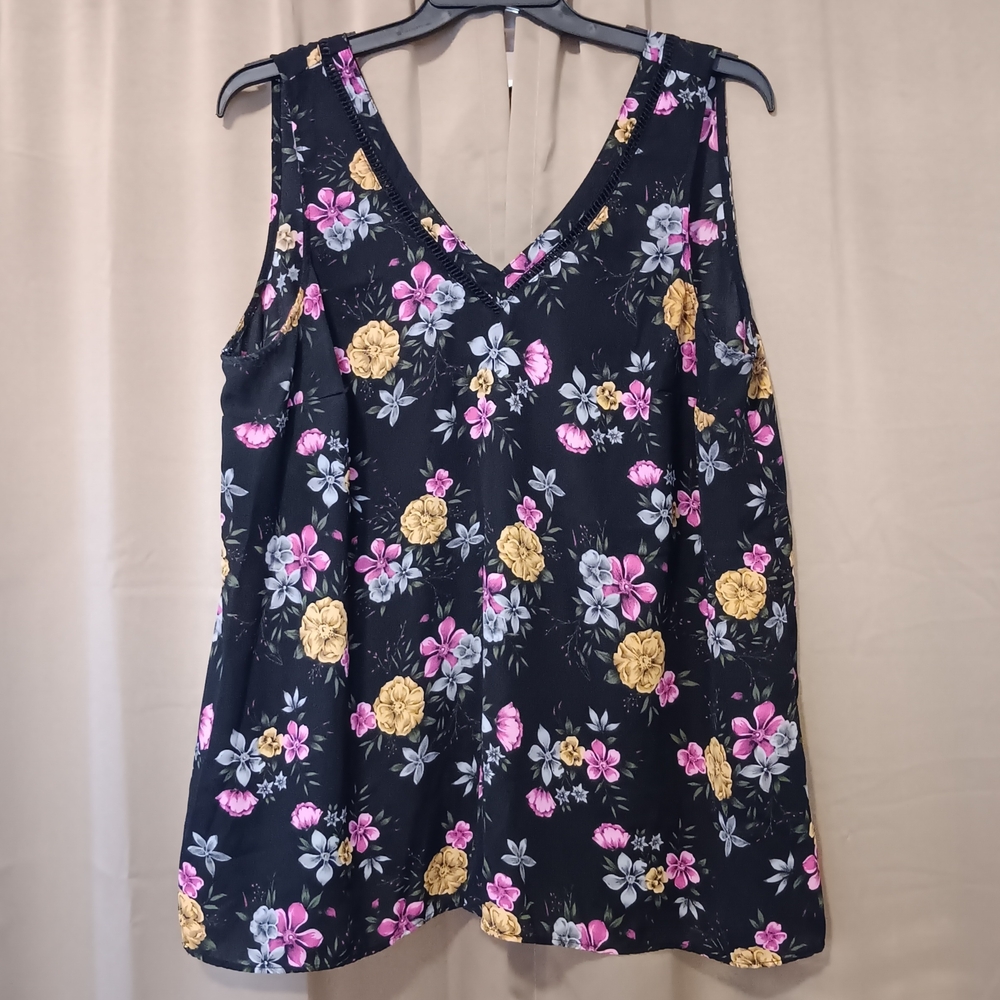 Floral Sleeveless Top by Torrid - Size 2, Excellent Condition